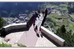 Cita d autoritats al mirador del Roc del Quer
